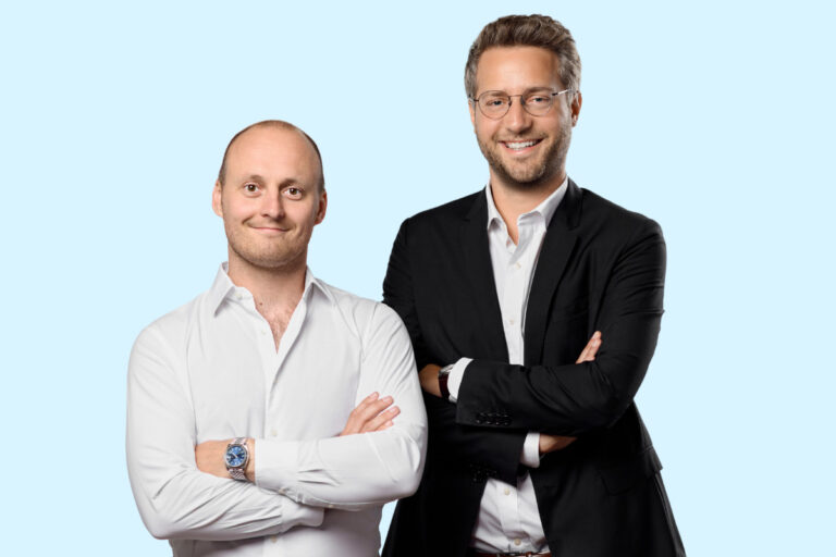 Photo de deux entrepreneurs
